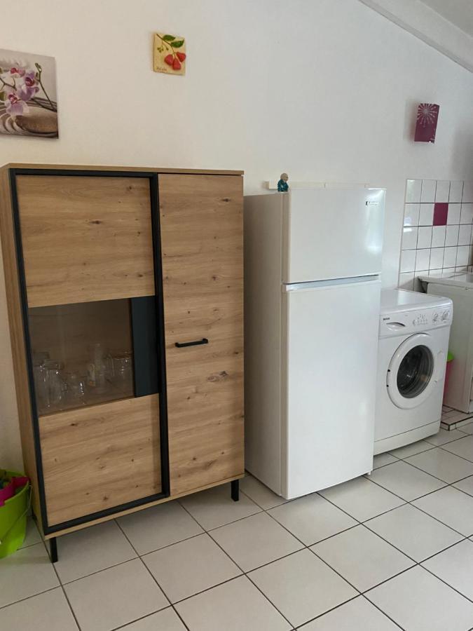 Appartements: Plage & Commerces A 200M Sainte-Anne  Eksteriør billede