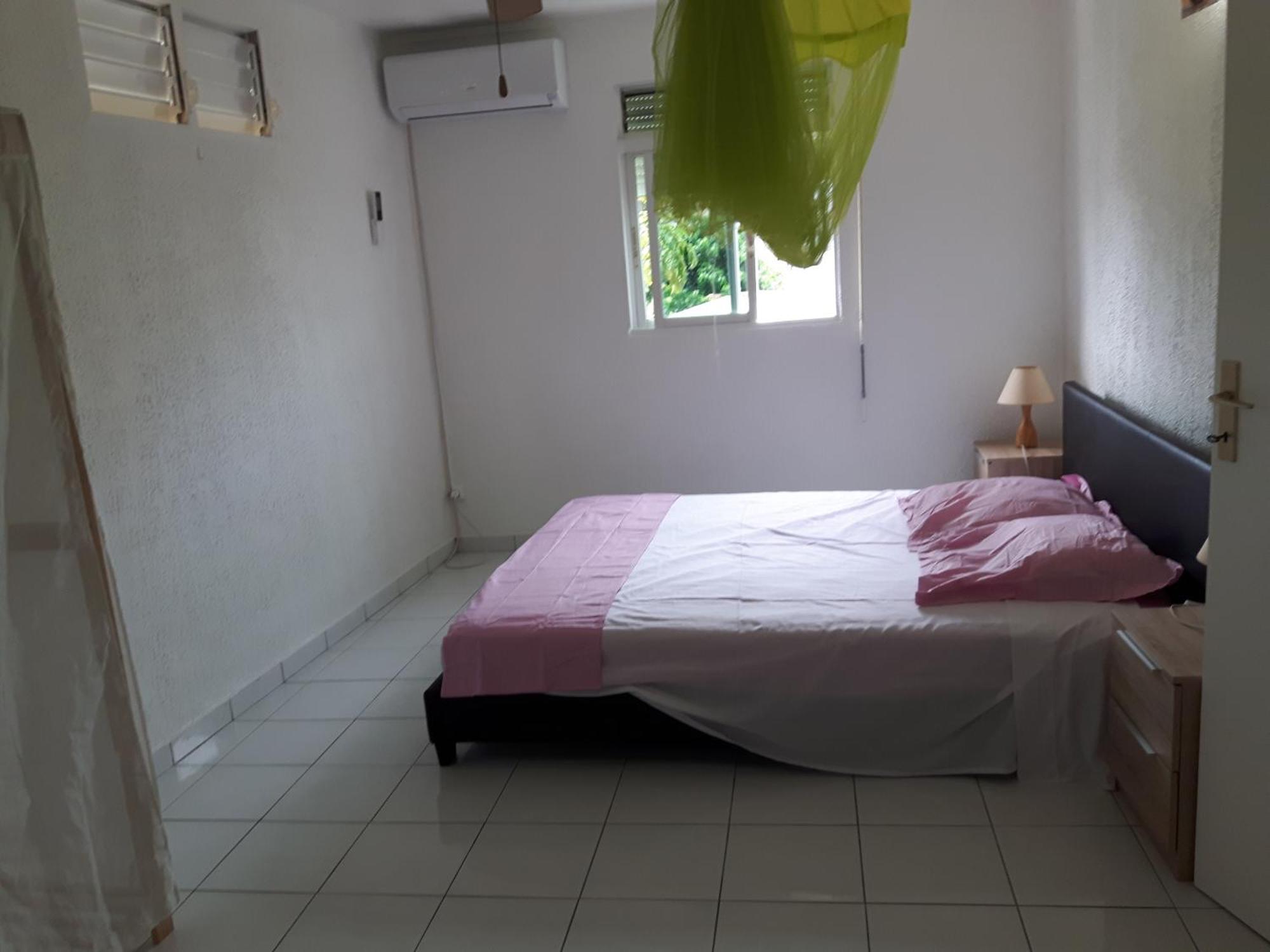 Appartements: Plage & Commerces A 200M Sainte-Anne  Eksteriør billede